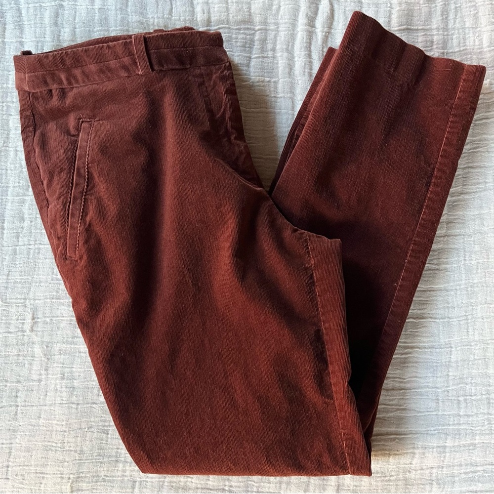 H&M Fine Wale Corduroy Pants in Maroon/Rust, size 6